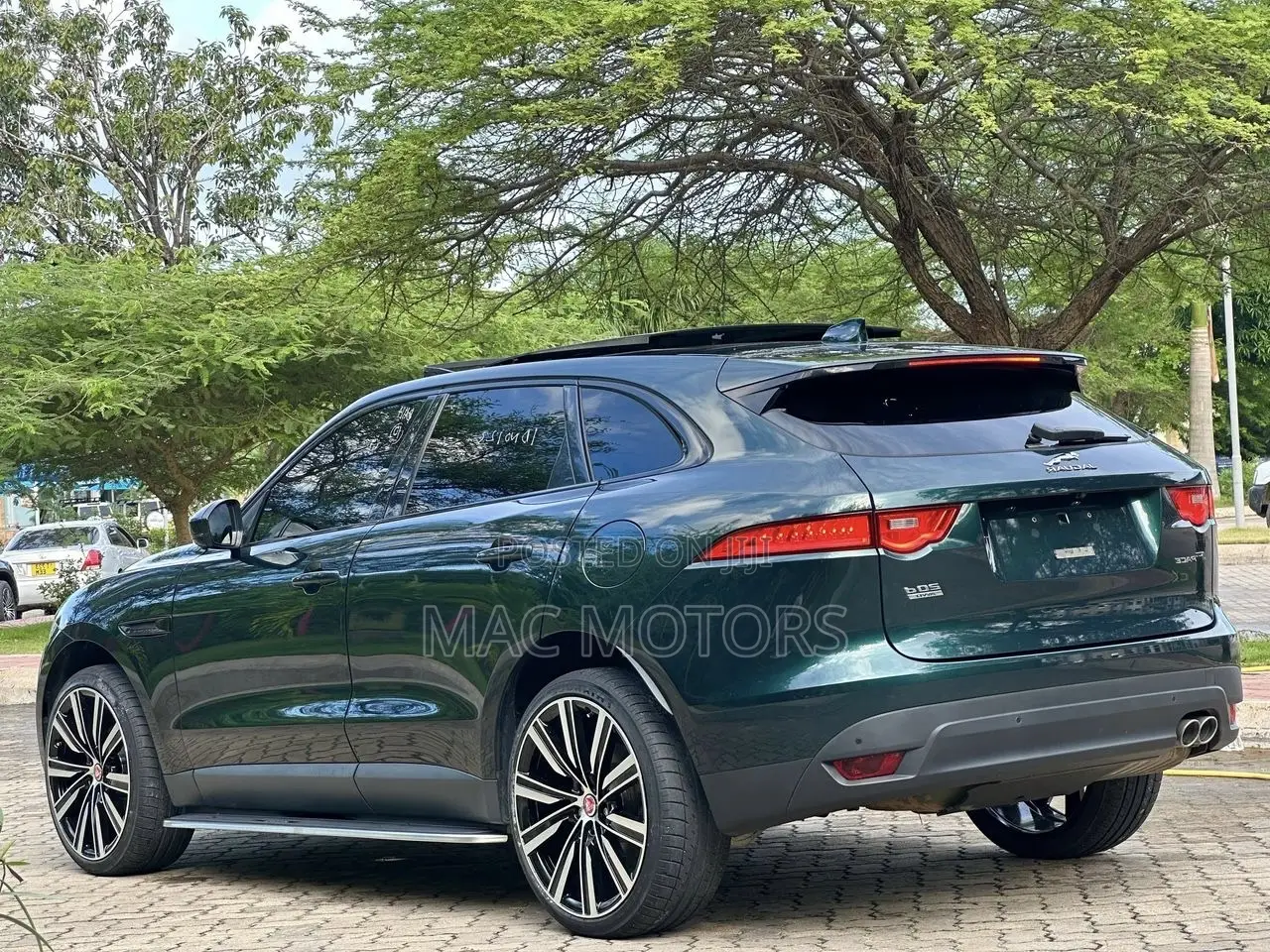 Jaguar F-Pace 20d R-Sport 2017 Green