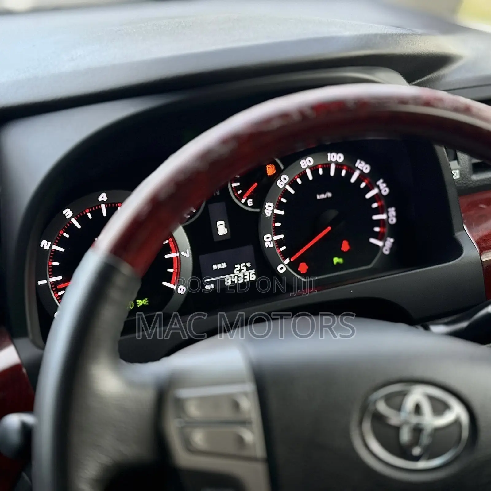 Toyota Vellfire 2010 White