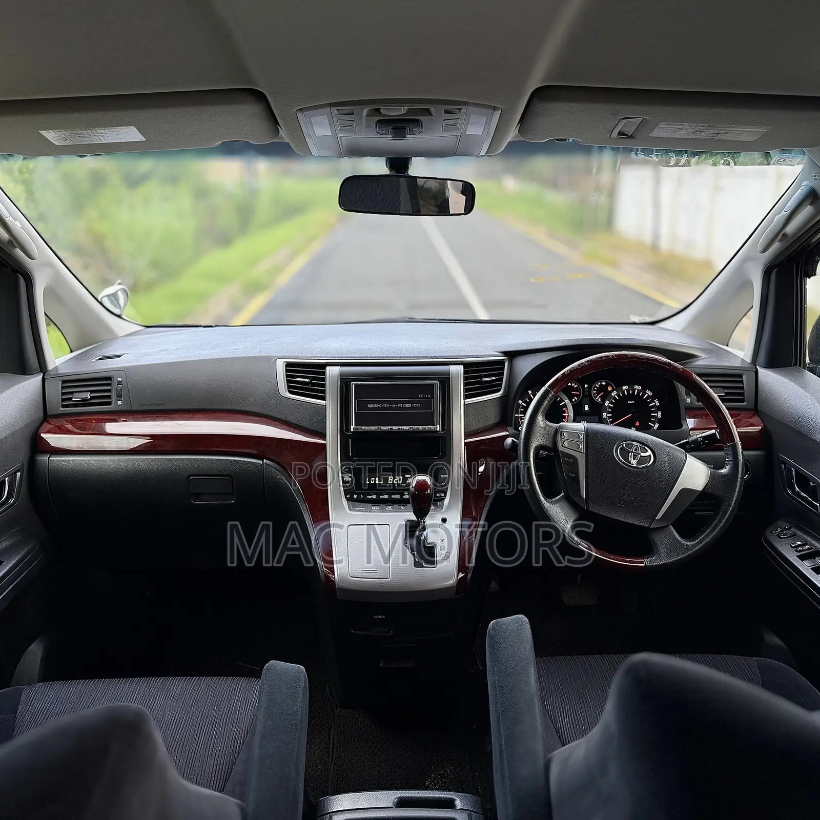 Toyota Vellfire 2010 White