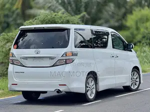 Toyota Vellfire 2010 White