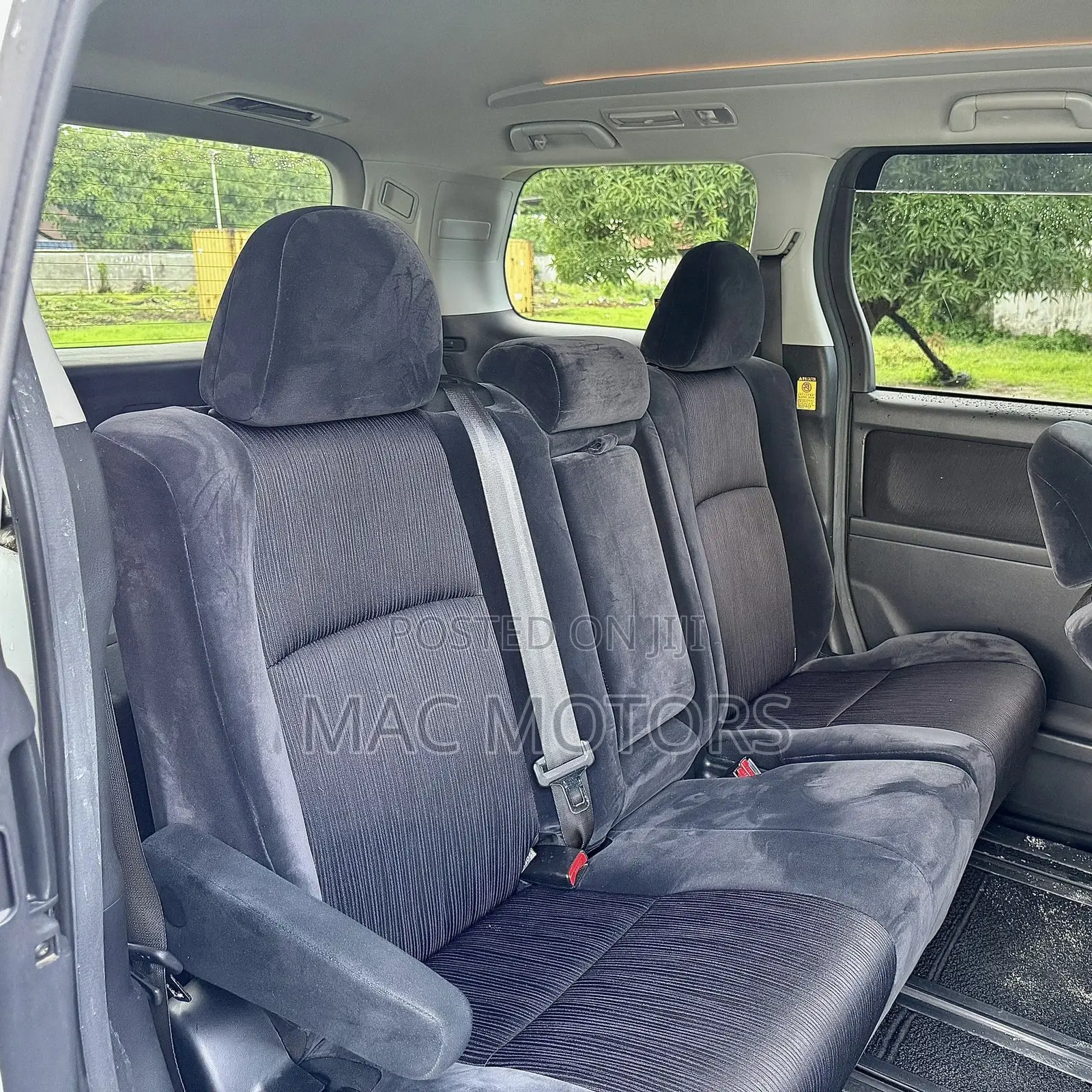 Toyota Vellfire 2010 White
