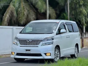 Photo - Toyota Vellfire 2010 White