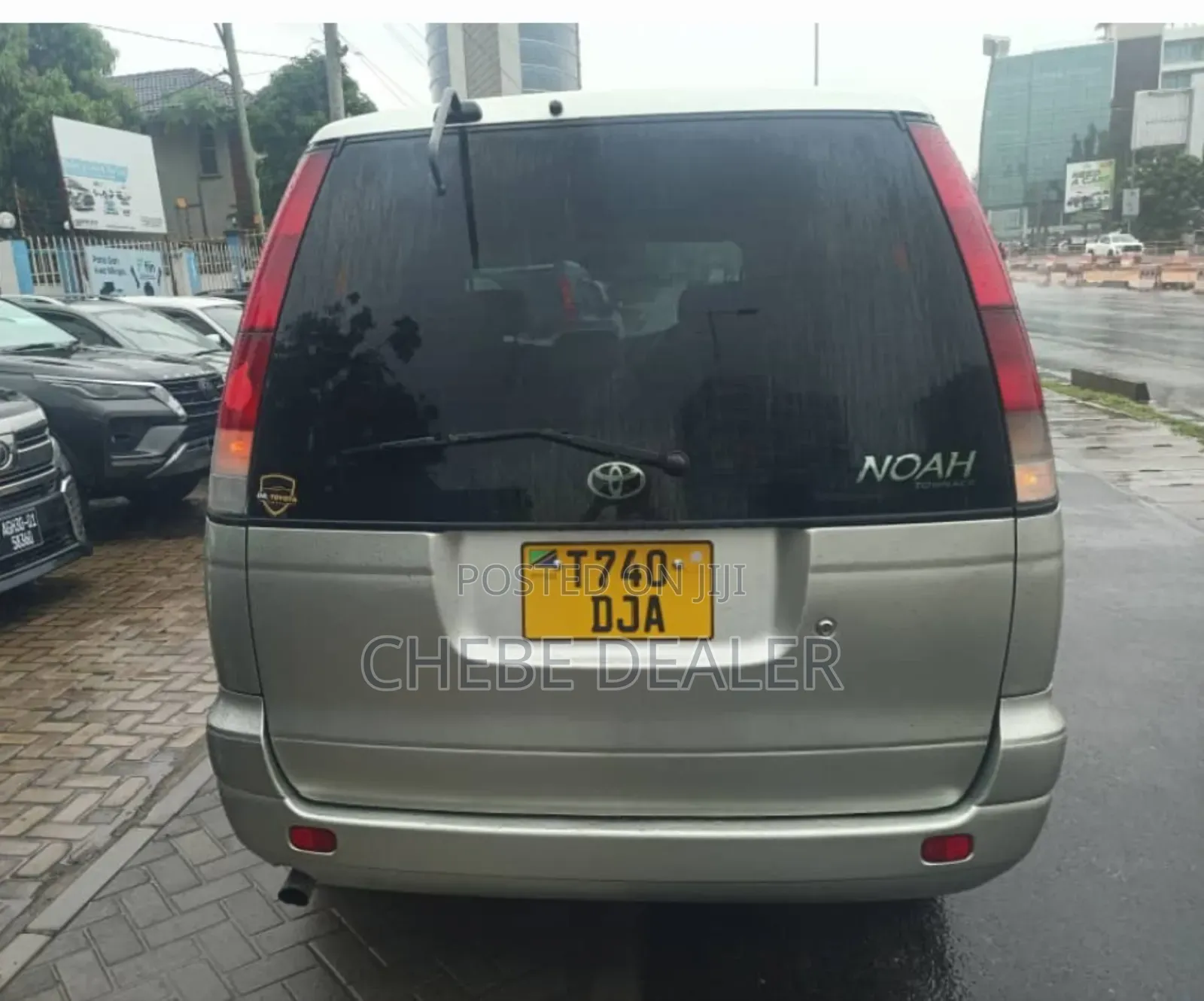 Toyota Noah 2001 Silver