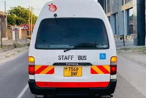 Toyota HiAce 2003 White