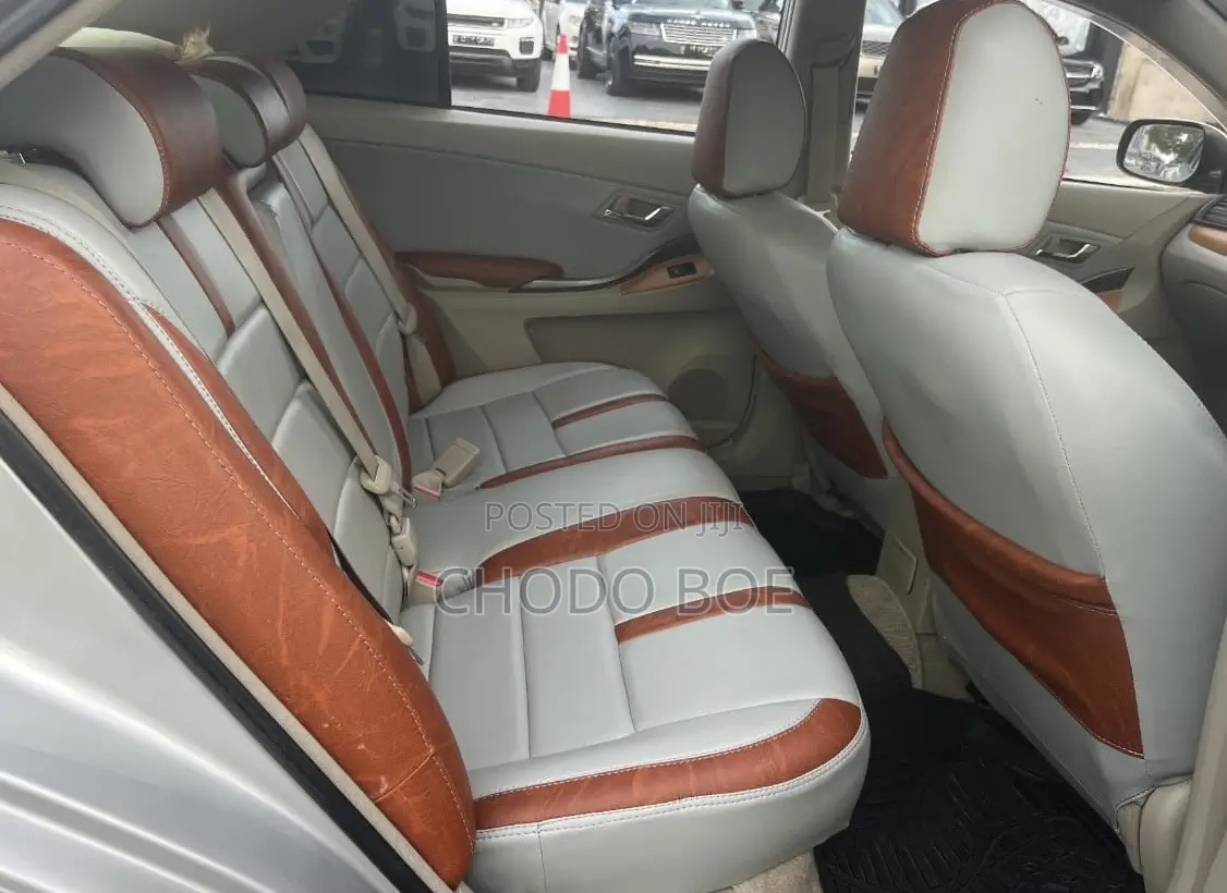 Toyota Premio 2010 Silver