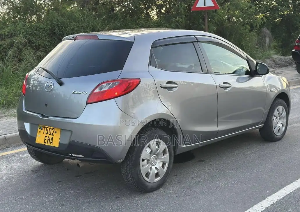 Mazda Demio 2012 Gray