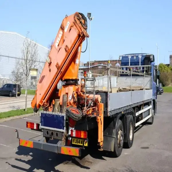 2004 Actros 6x2 With Crane