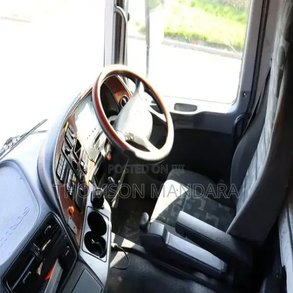 2004 Actros 6x2 With Crane