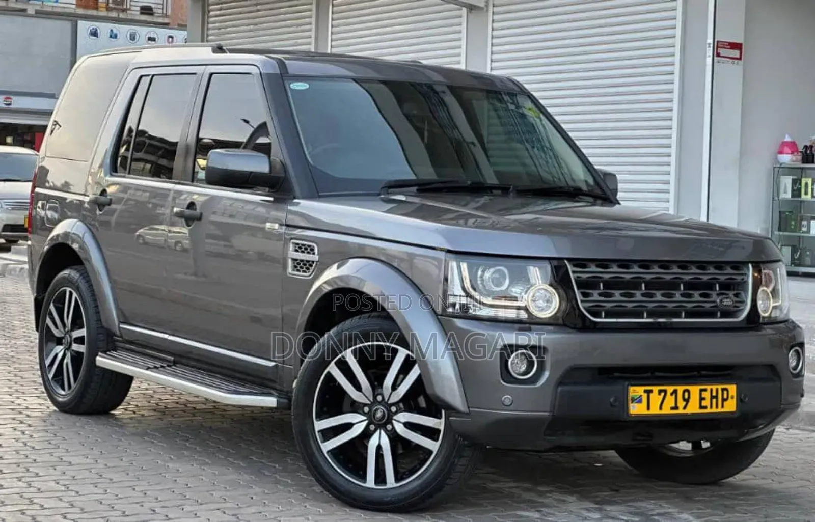 Land Rover Discovery 2009 Gray