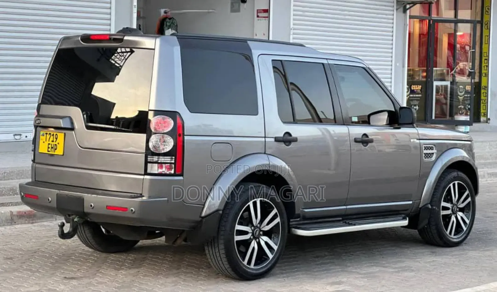 Land Rover Discovery 2009 Gray