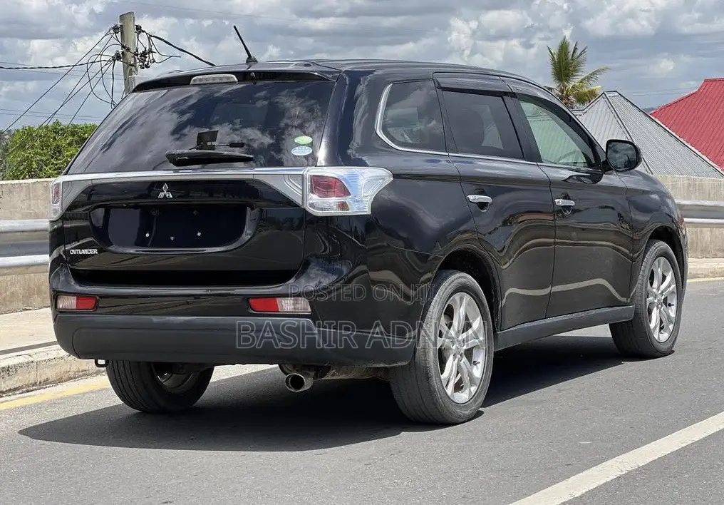 Mitsubishi Outlander 2012 Black