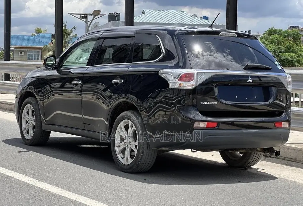 Mitsubishi Outlander 2012 Black