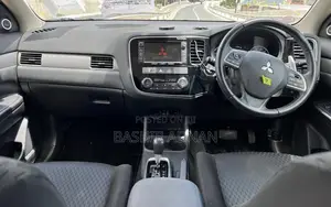 Mitsubishi Outlander 2012 Black