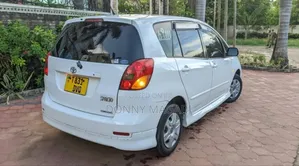 Photo - Toyota Corolla Spacio 2006 White
