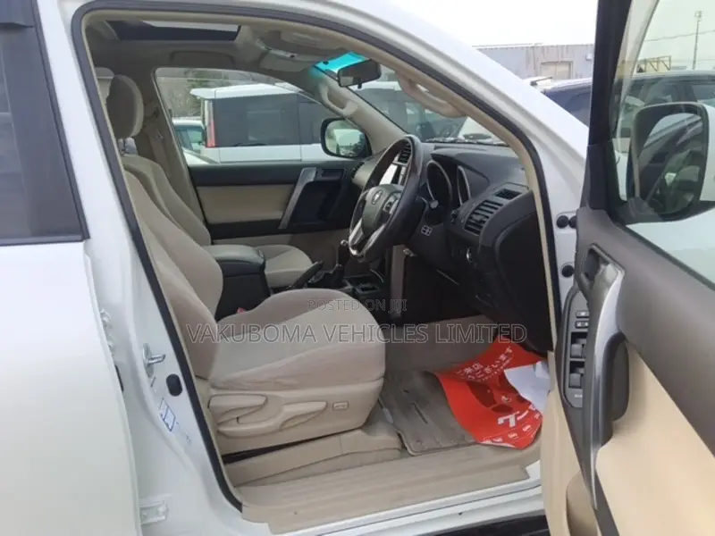 Toyota Land Cruiser Prado 2011 Pearl