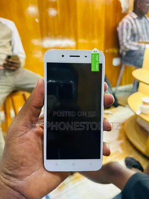 Vivo Y66i 32 GB Gold