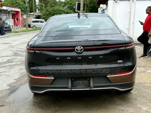 Toyota Crown Platinum AWD 2024 Brown