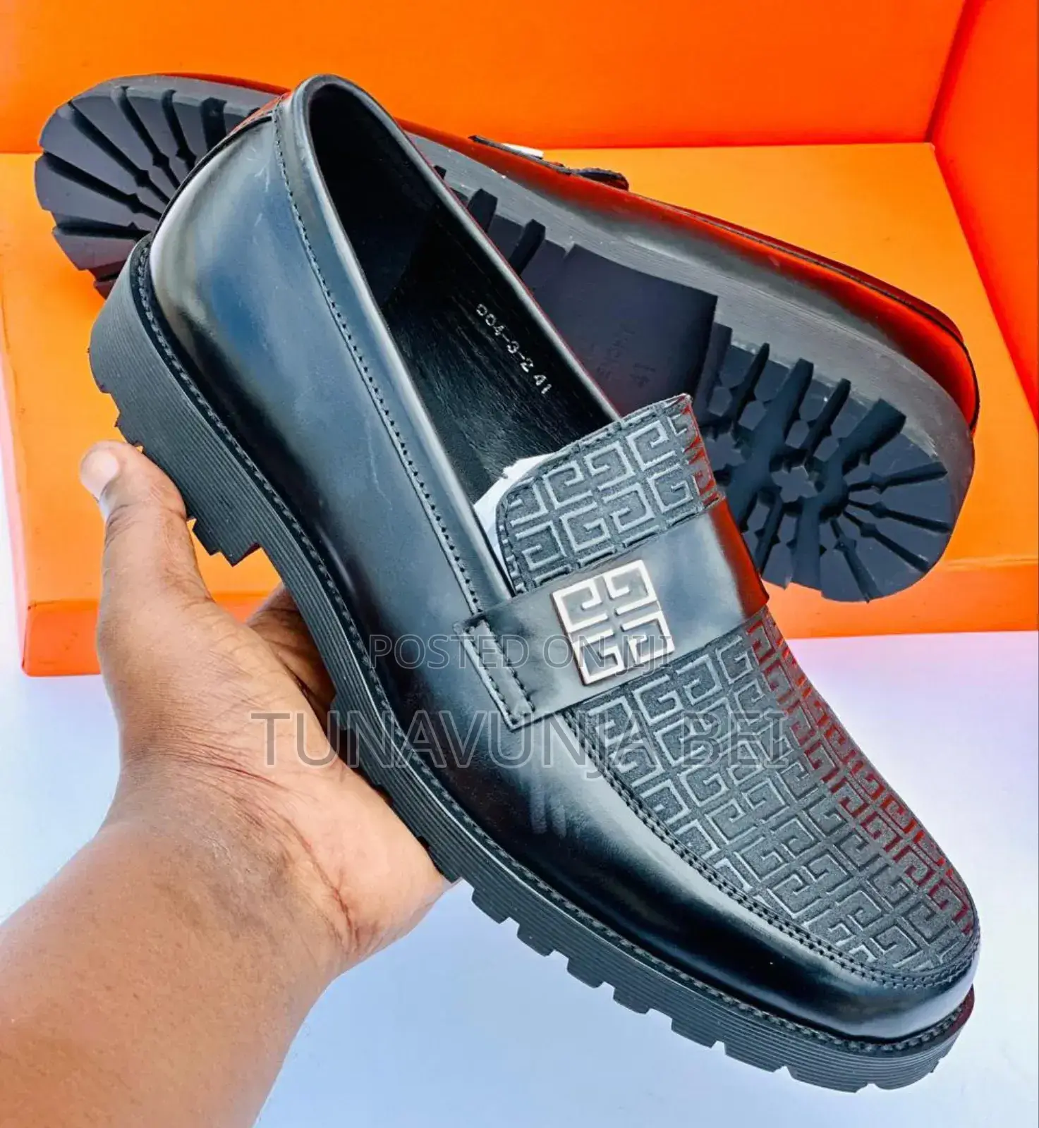 Givenchy Moccains