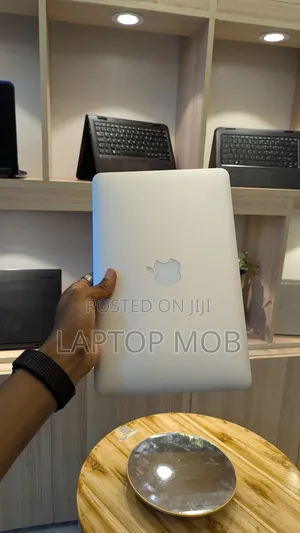 Laptop Apple MacBook Pro 2015 4GB Intel Core I5 SSD 128GB
