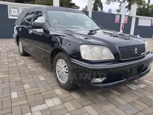 Toyota Crown 2000 Black