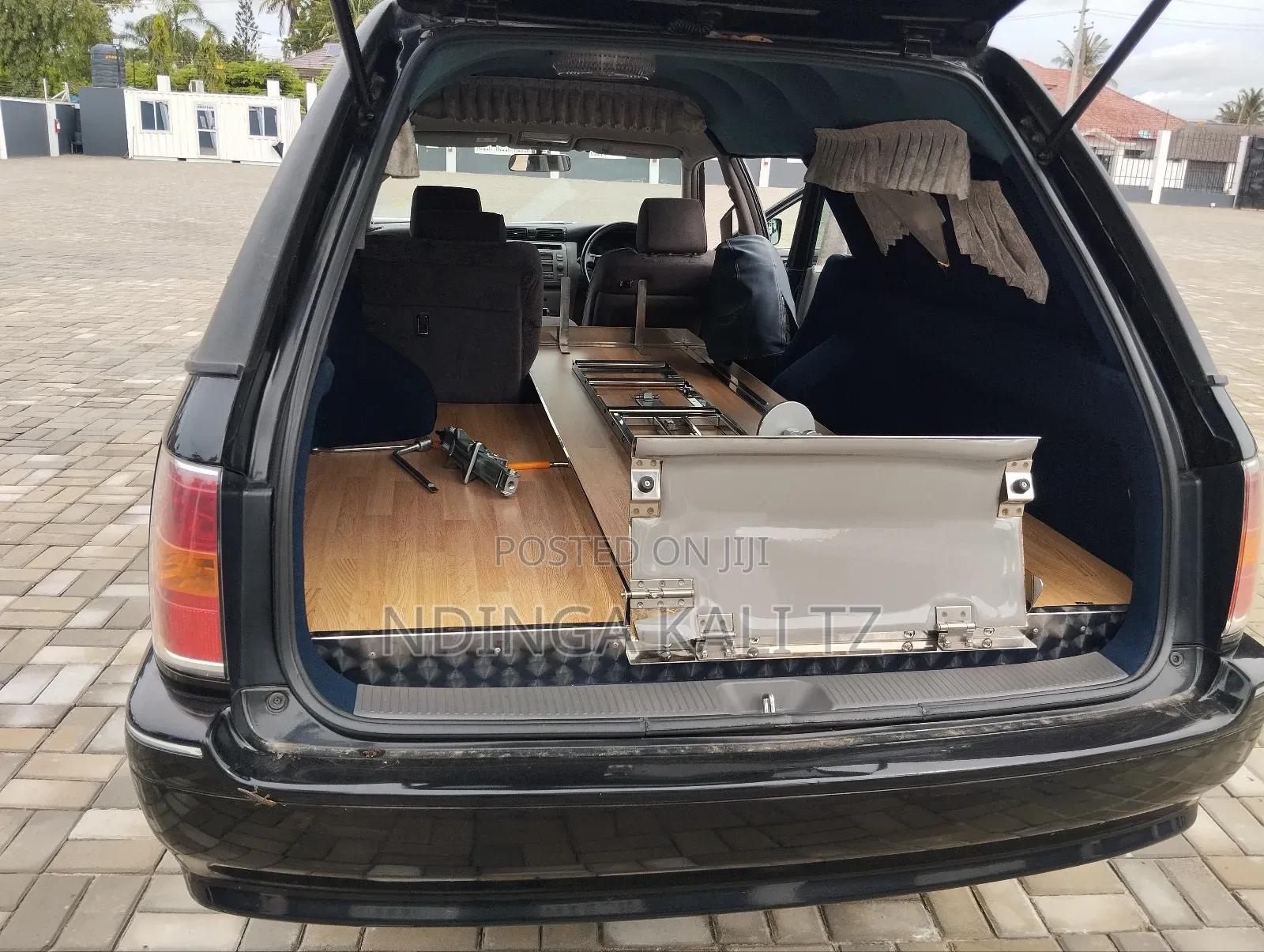 Toyota Crown 2000 Black