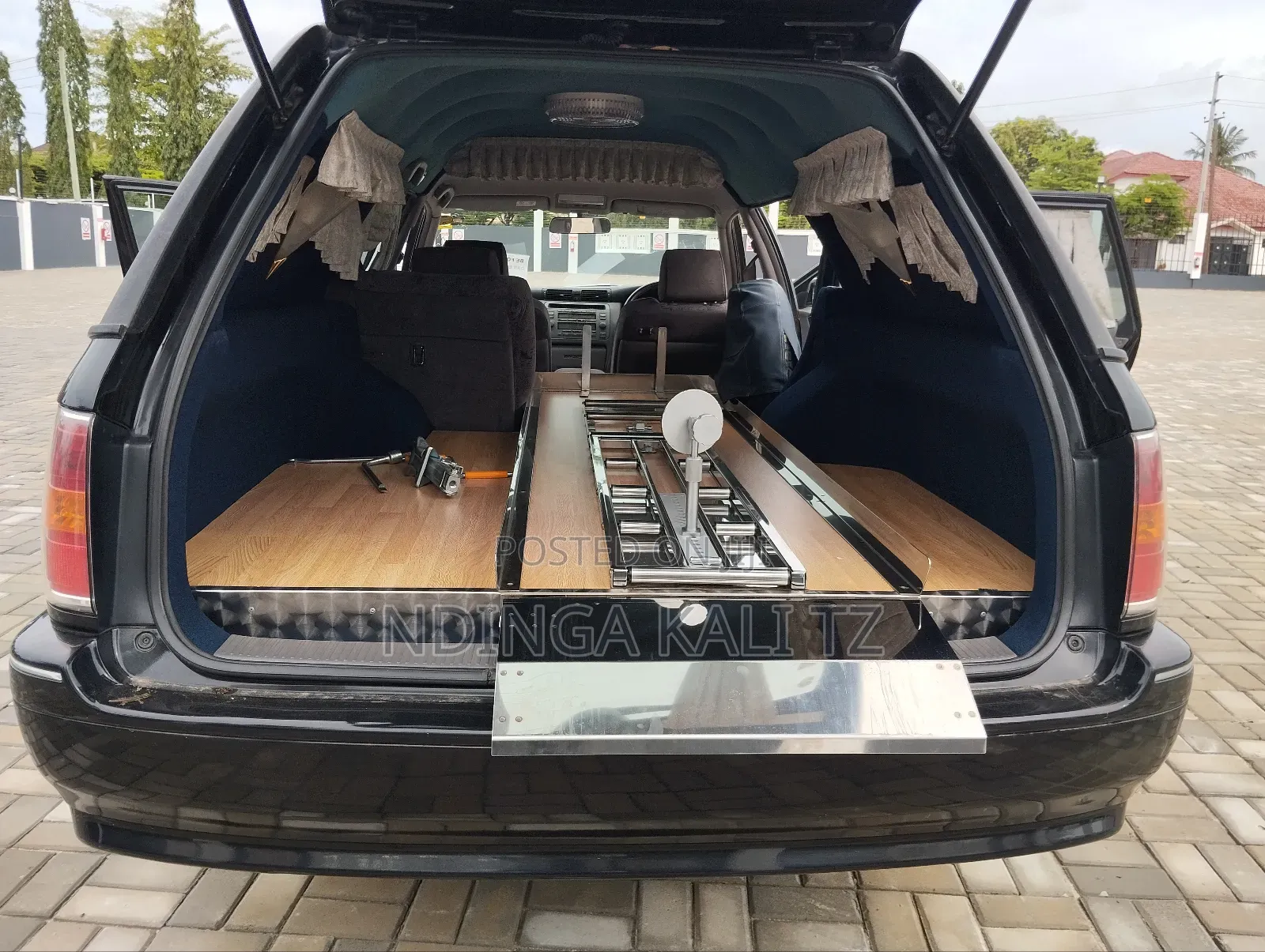 Toyota Crown 2000 Black
