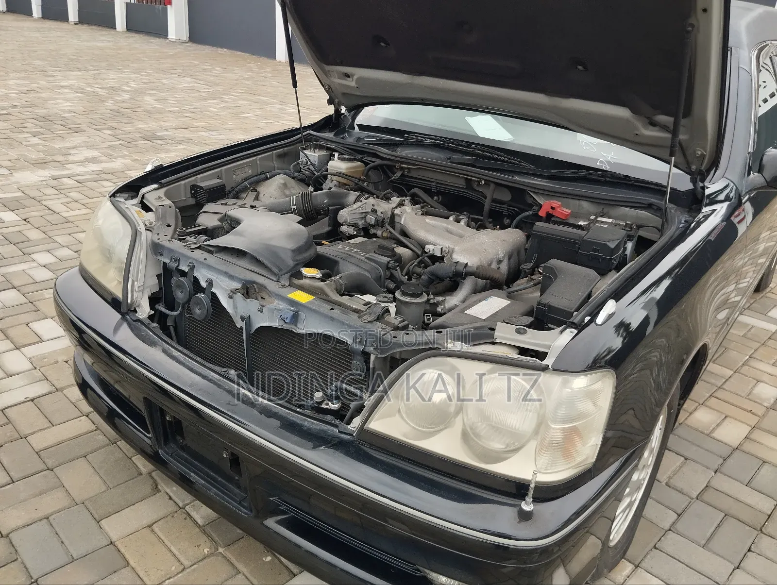Toyota Crown 2000 Black