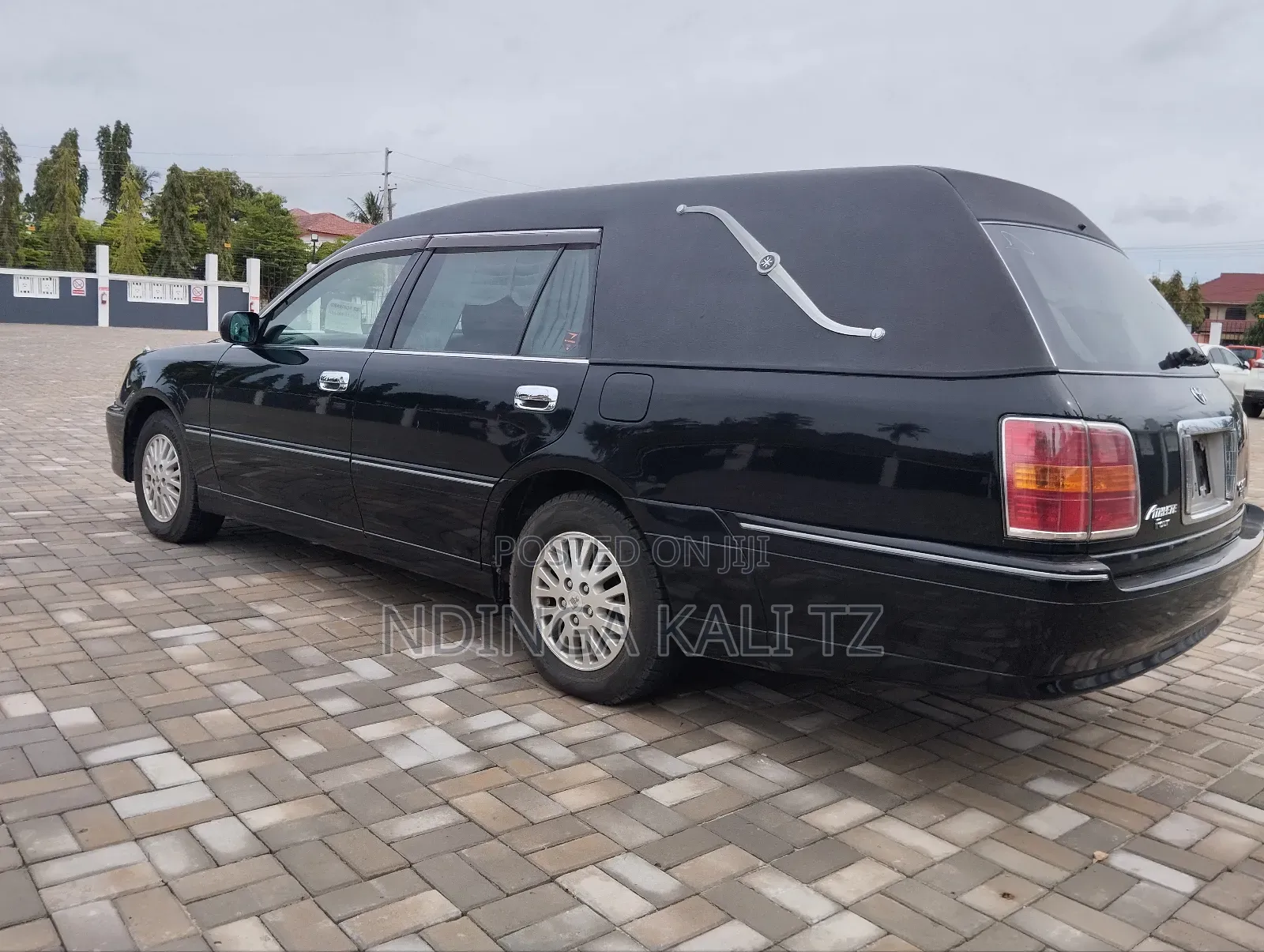 Toyota Crown 2000 Black