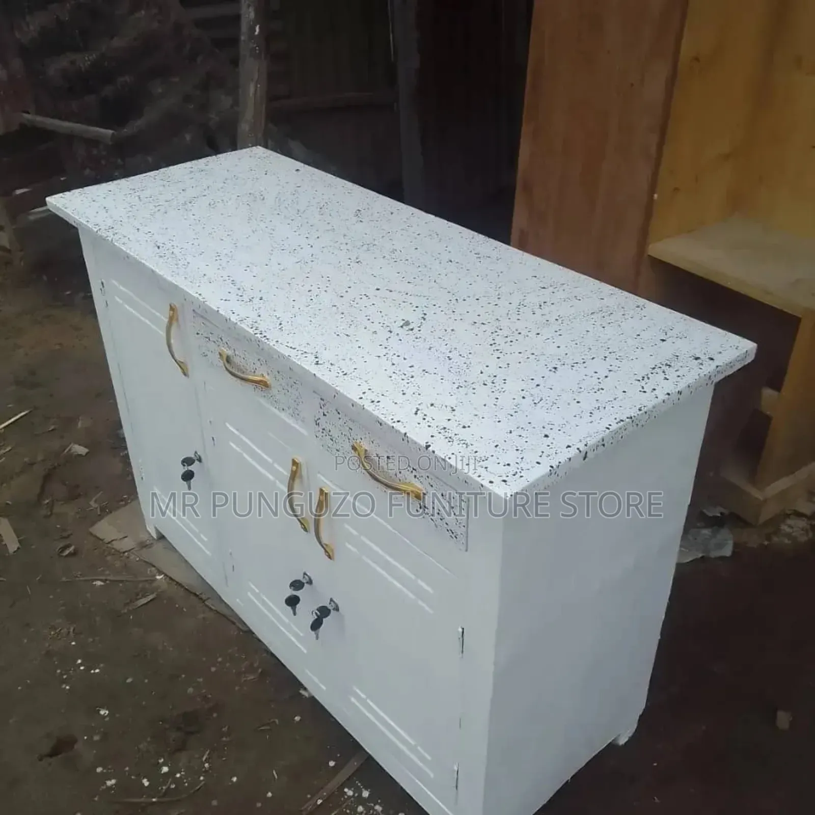 Mwza Ya Plate Milango Mitatu
