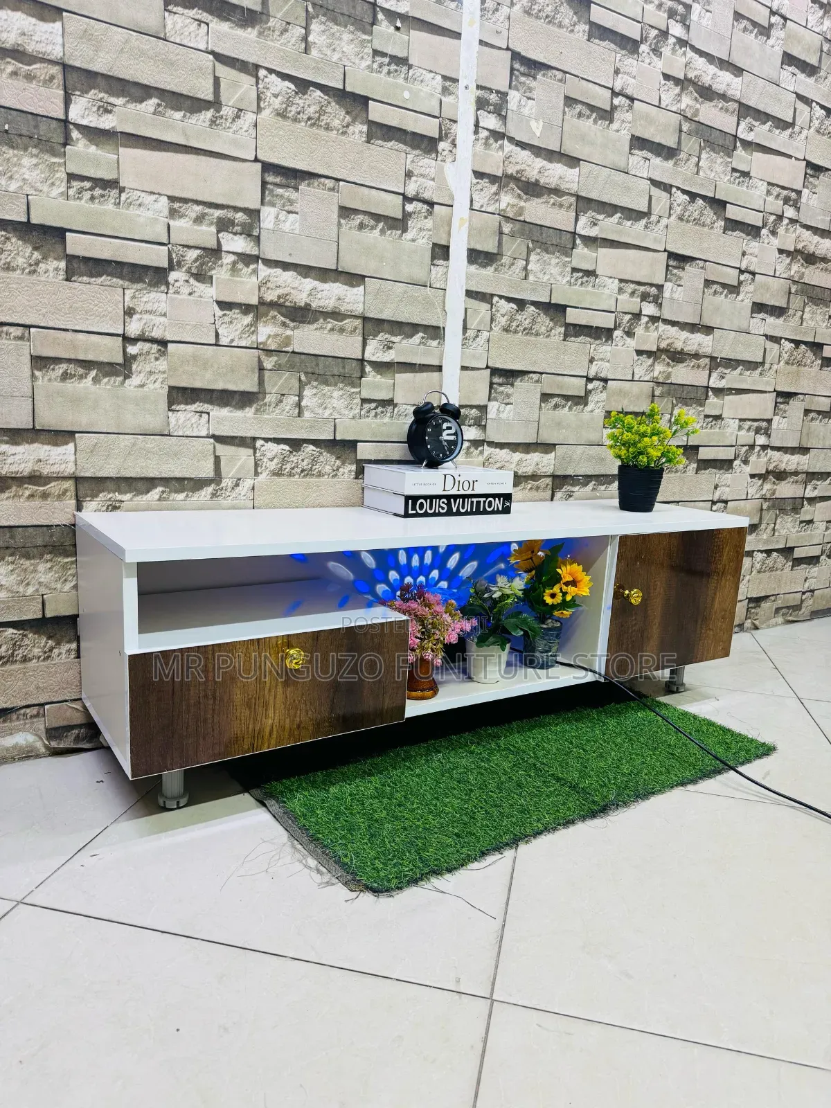 Shoe Case Classic Sana Meza Ya Tv
