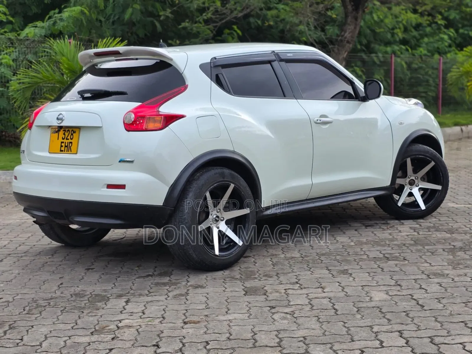 Nissan Juke 2011 White