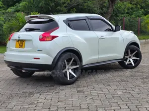 Nissan Juke 2011 White