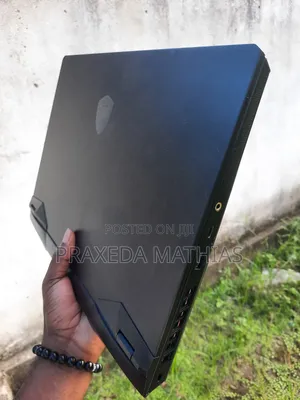 Laptop MSI Vector GP66HX 12UGS 32GB Intel Core I7 SSD 1T