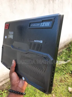 Laptop MSI Vector GP66HX 12UGS 32GB Intel Core I7 SSD 1T