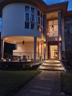 5bdrm House in Arusha Njiro for sale