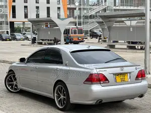 Toyota Crown 2005 Silver