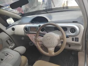 Toyota Porte 1.5 AWD 2005 Silver