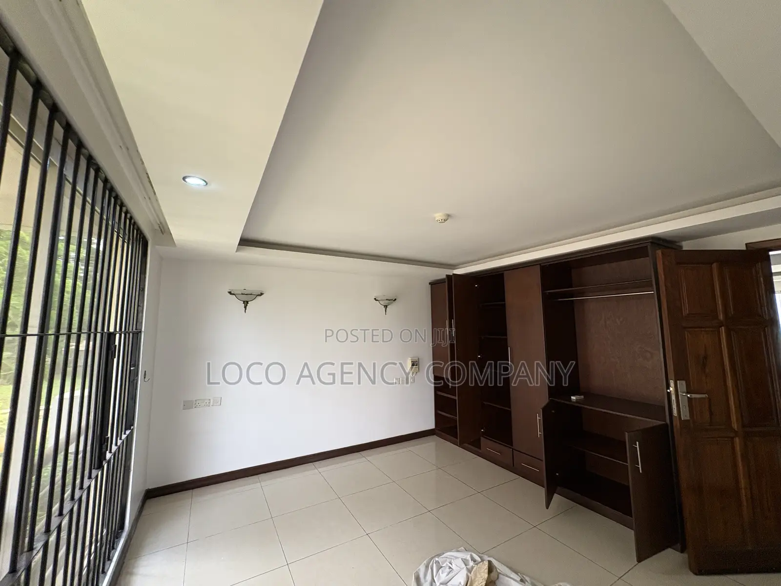 Furnished 5bdrm Villa in Trusted Real Estate, Oyster Bay for rent