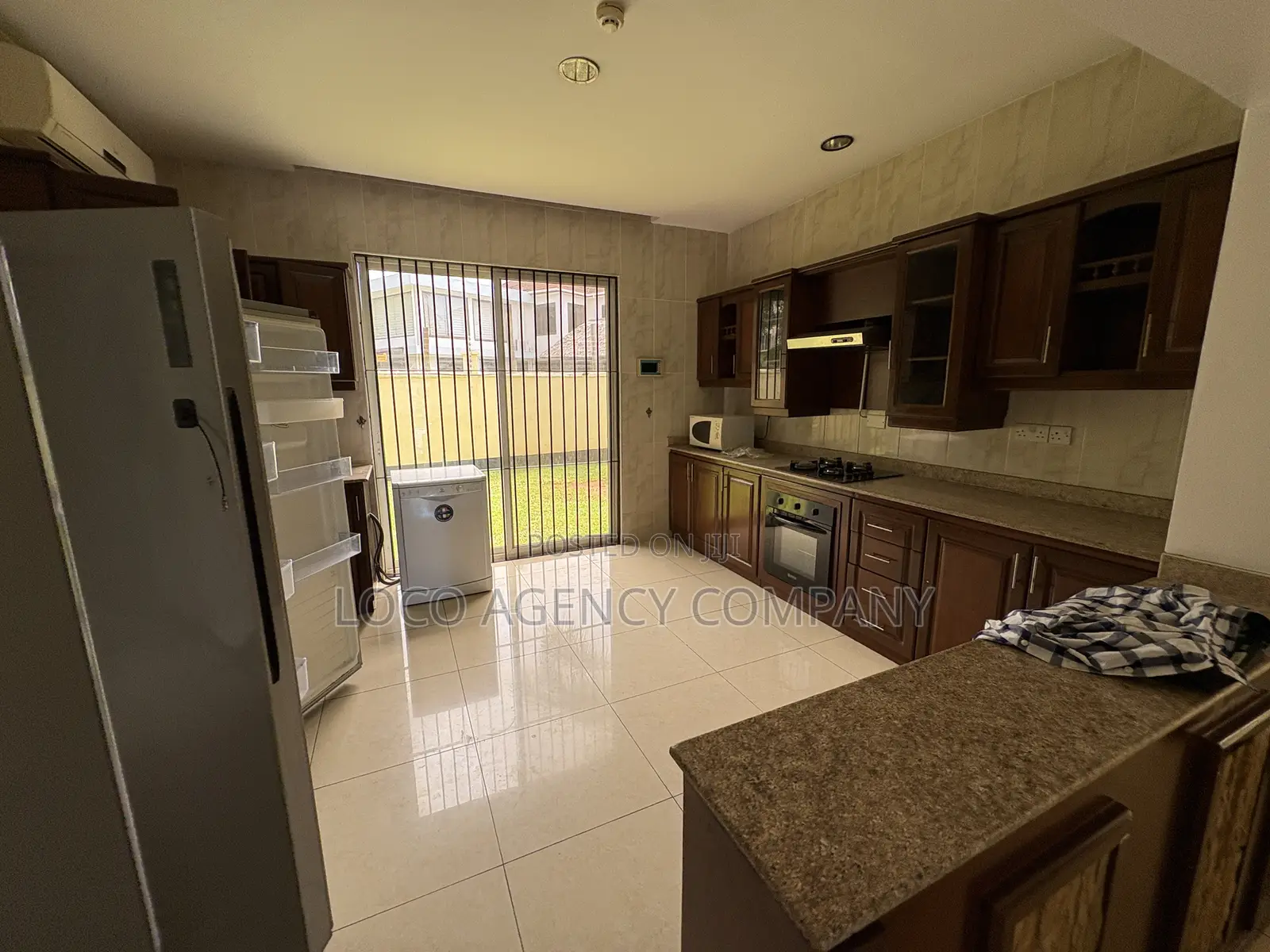 Furnished 5bdrm Villa in Trusted Real Estate, Oyster Bay for rent