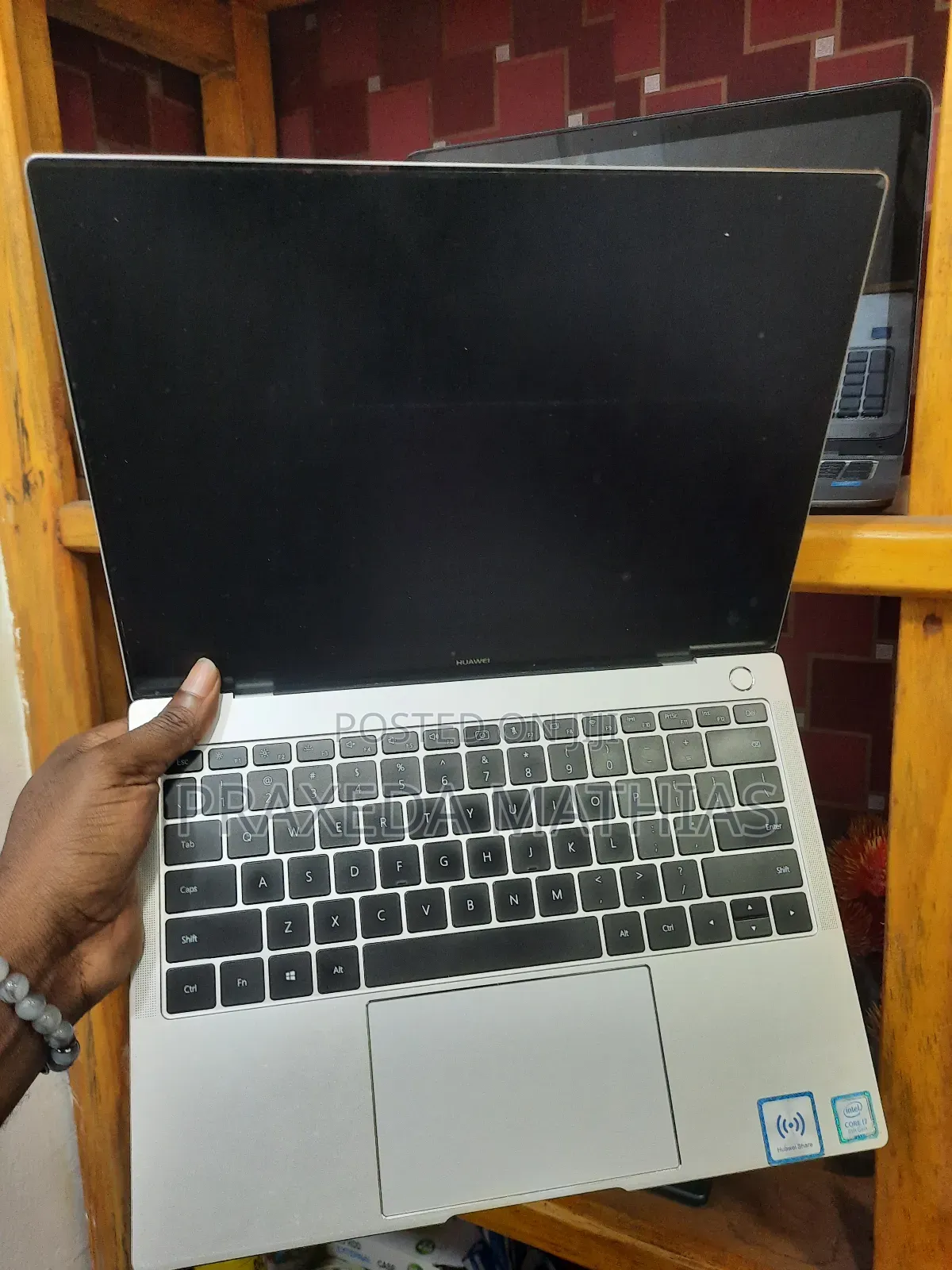 Laptop Huawei MateBook 13 WRT-W29E 16GB Intel Core I7 SSD 512GB