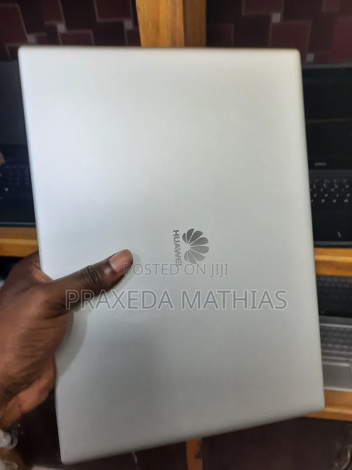 Laptop Huawei MateBook 13 WRT-W29E 16GB Intel Core I7 SSD 512GB