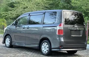 Toyota Noah 2008 Gray