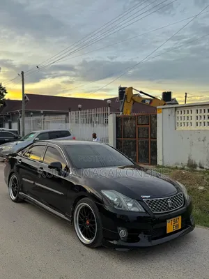 Toyota Crown 2013 Black