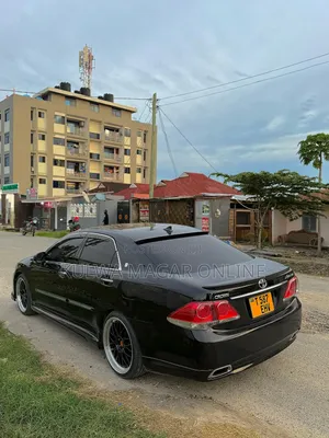 Toyota Crown 2013 Black