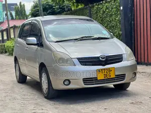 Toyota Corolla Spacio 2004 Gold
