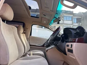 Toyota Alphard 2010 Gold