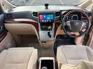 Toyota Alphard 2010 Gold