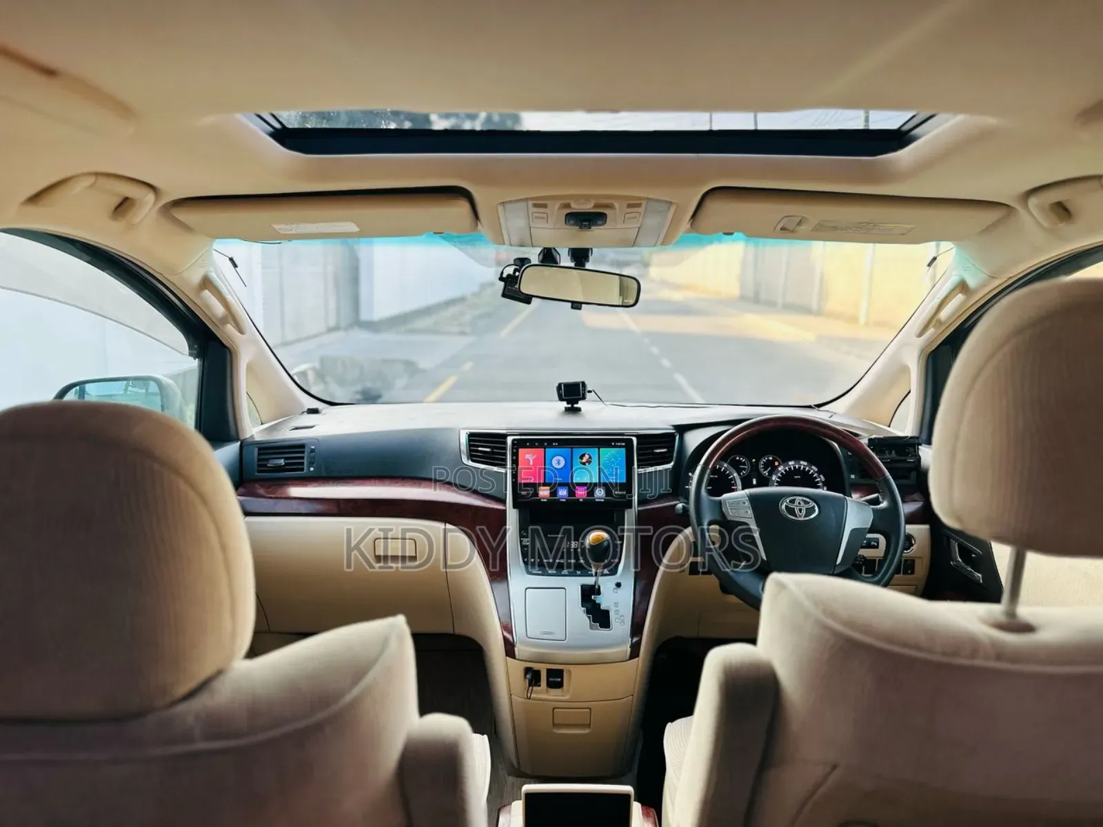 Toyota Alphard 2010 Gold