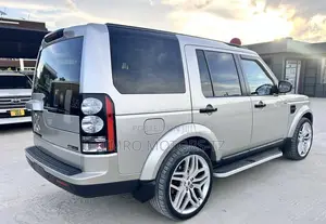 Land Rover Discovery 2016 Silver