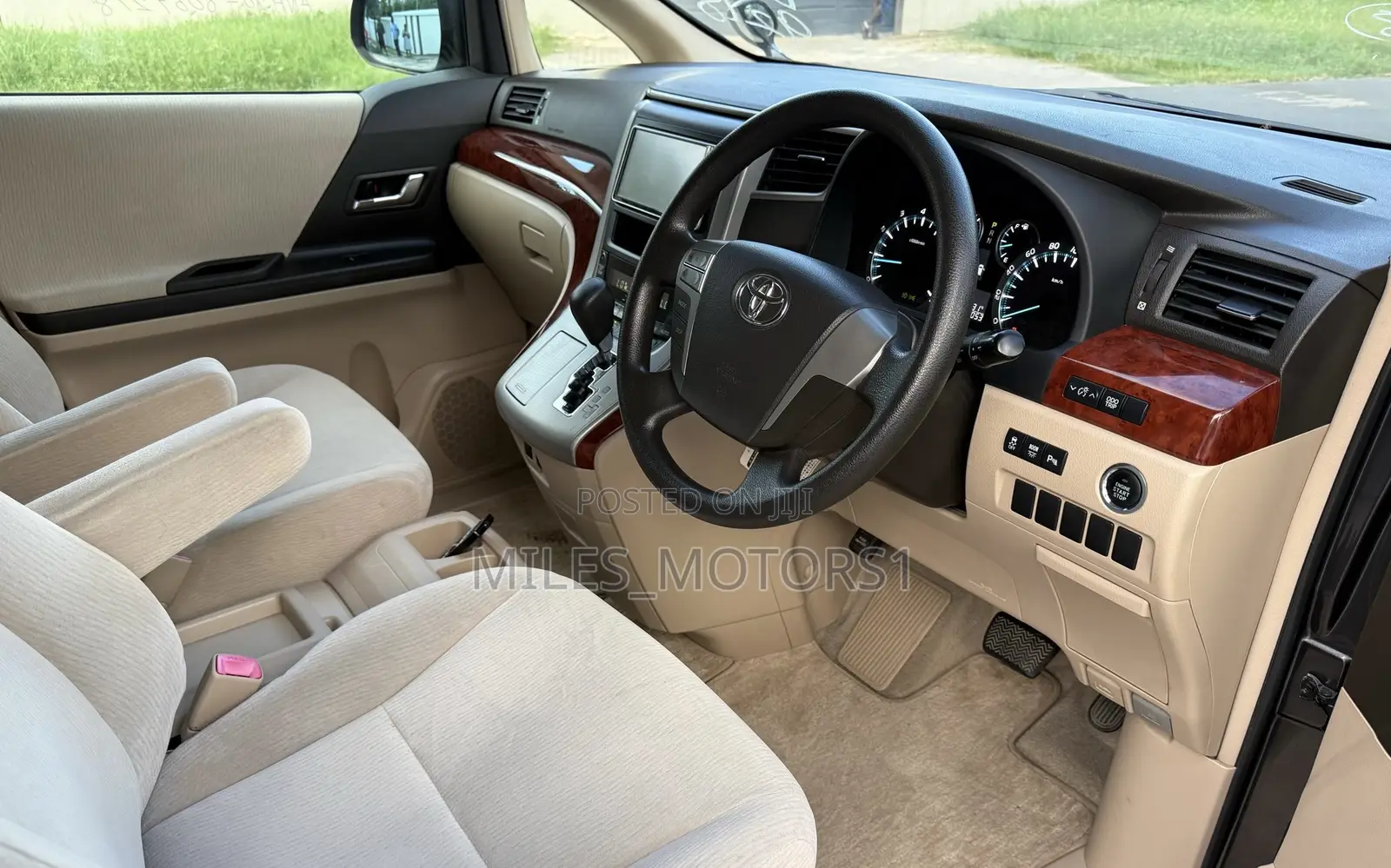 Toyota Vellfire 2010 Gray
